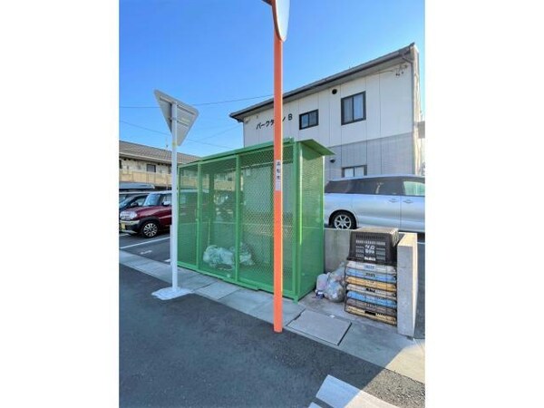 建物設備(ゴミ捨場)