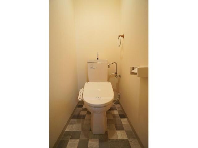 物件内観写真13　(温水洗浄便座)