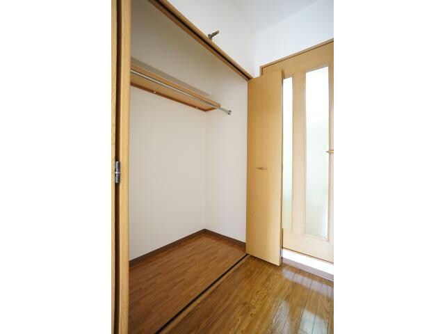 物件内観写真9　(クローゼット収納)