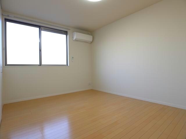 物件内観写真12　(エアコン2台つき)