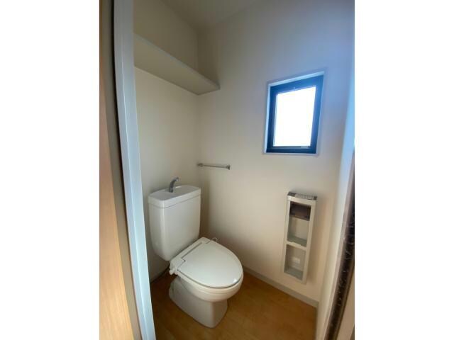 物件内観写真16　(温水洗浄便座設置)