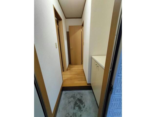物件内観写真11　(玄関)