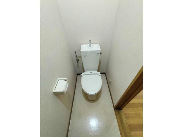 物件内観写真13　(温水洗浄便座設置)