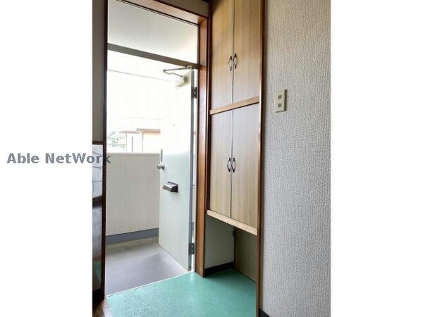 玄関回り(※同物件別部屋のお写真です。)