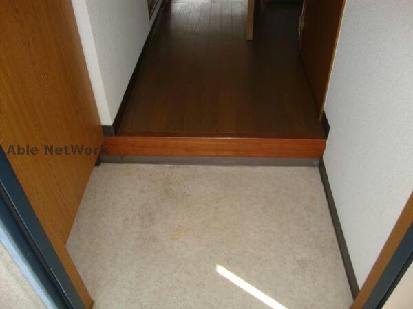 玄関回り(※同一建物、他部屋の写真です。)