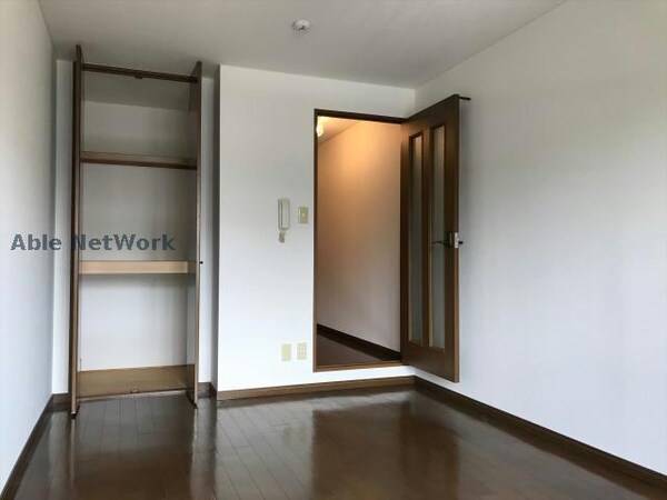 収納(※同物件別部屋の写真です。)