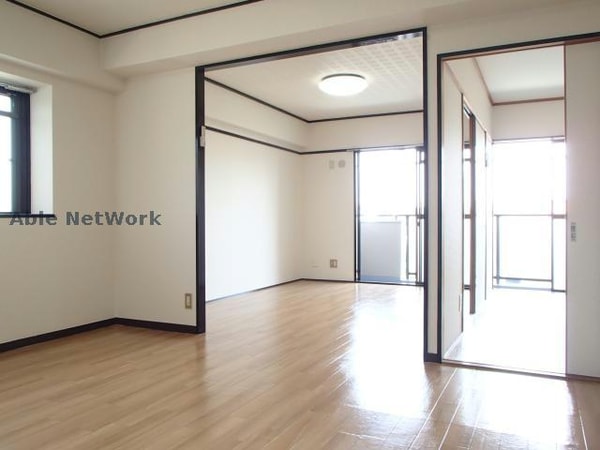 リビングダイニング