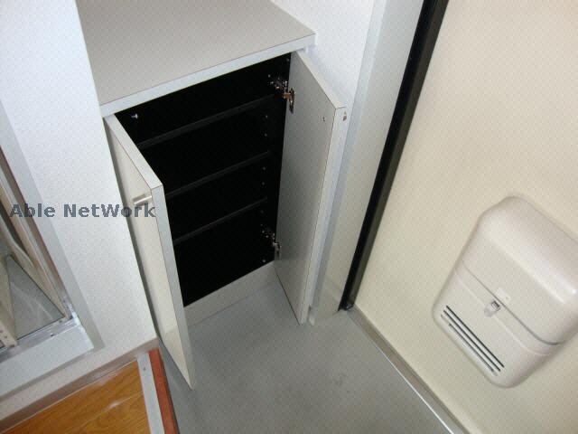 物件内観写真18　(玄関)