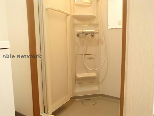 物件内観写真7　(シャワールーム　※同物件別部屋の写真です。)