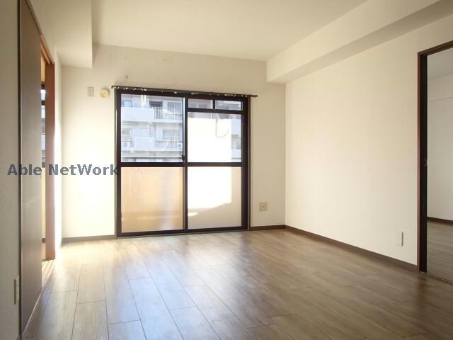 物件内観写真5　(同建物別部屋)