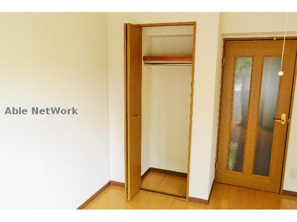 収納(※同物件別部屋の写真です。)