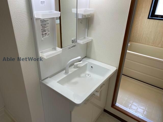 物件内観写真10　(美品のシャワー付き洗面台)
