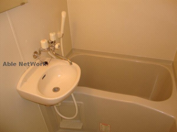 バス／シャワールーム等(※同一建物、他部屋の写真です。)