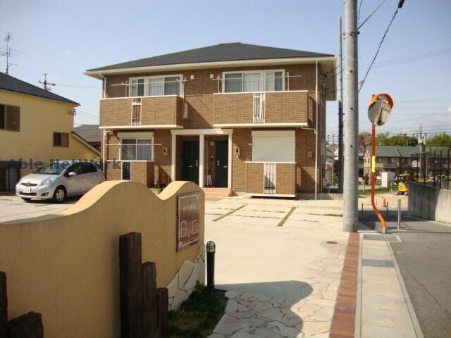 物件外観写真2　(駐車場)