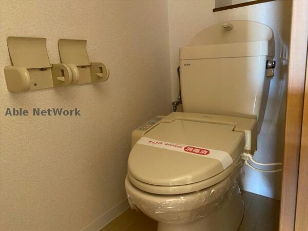 トイレ(※同物件別部屋の写真です。)