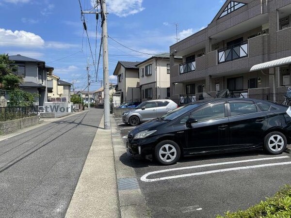 駐車場(A棟)