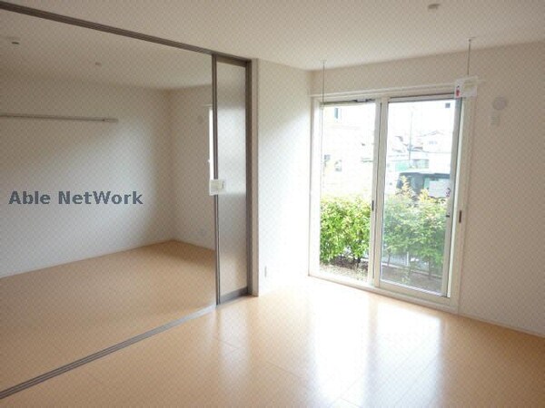 リビングダイニング(※同物件別部屋の写真となります。)