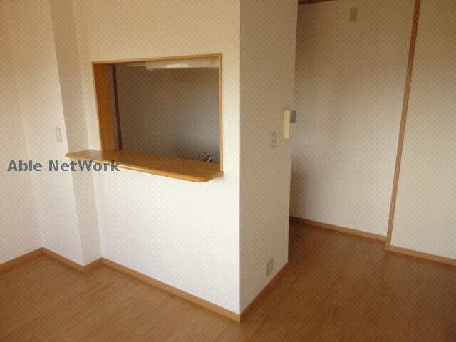 物件内観写真8　(※同一建物、別室の写真です)
