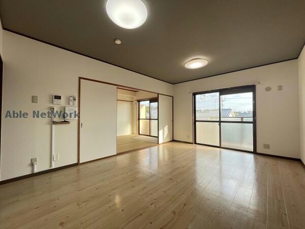 リビングダイニング