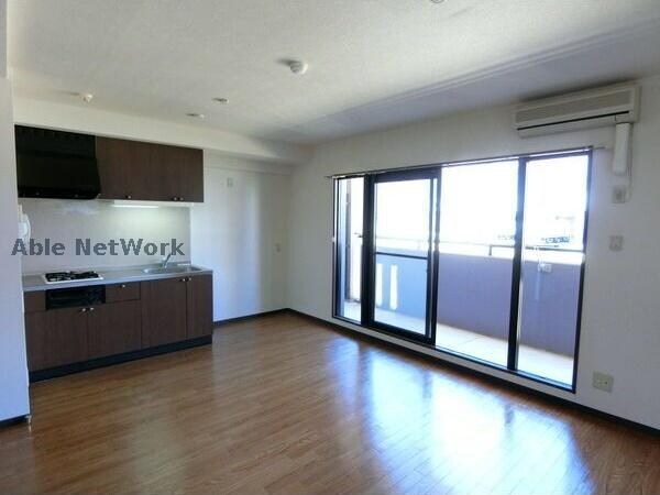 リビングダイニング