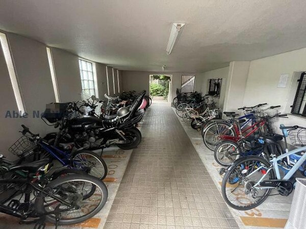 バイク置き場