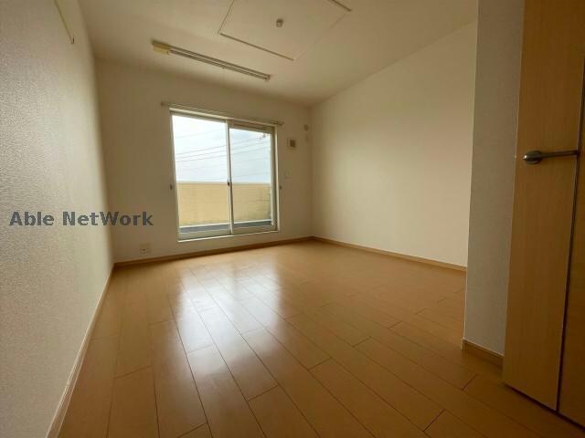 物件内観写真6　(同建物別部屋)