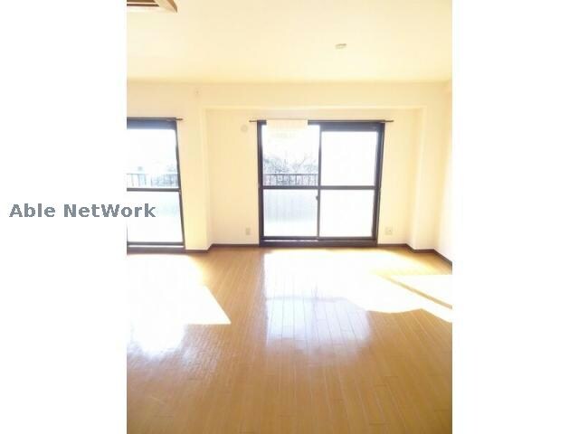 物件内観写真5　(同建物別部屋)