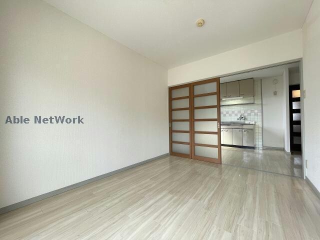 リビングダイニング(※同物件、別部屋の写真です)