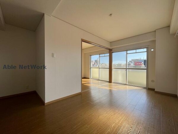 リビングダイニング