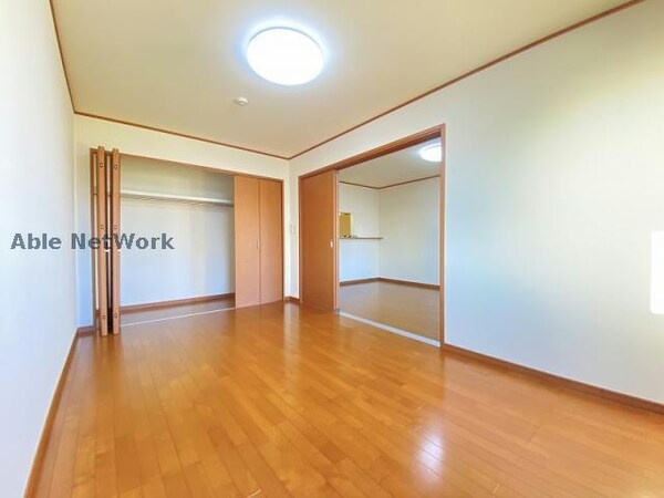 収納(※同物件別部屋の写真です。)