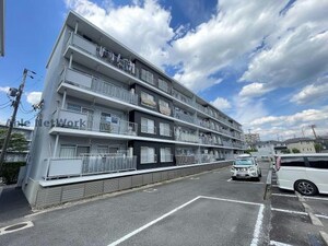 なるみグリーンコーポ外観写真