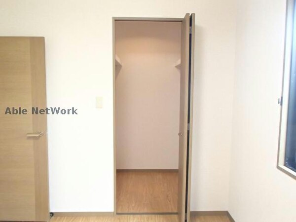 収納(※同物件別部屋の写真です。)