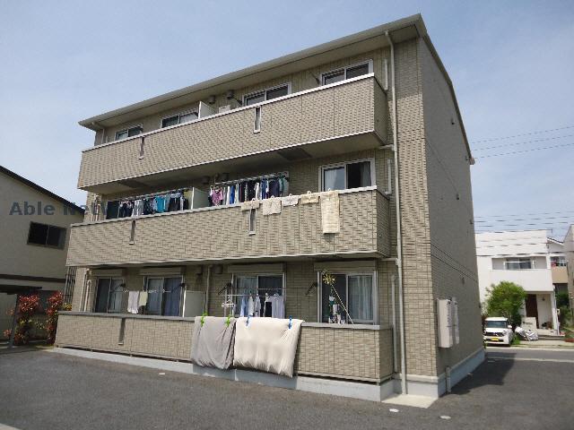 メゾン カレリア