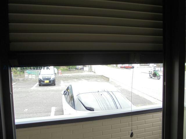 物件内観写真15　(シャッター付き)