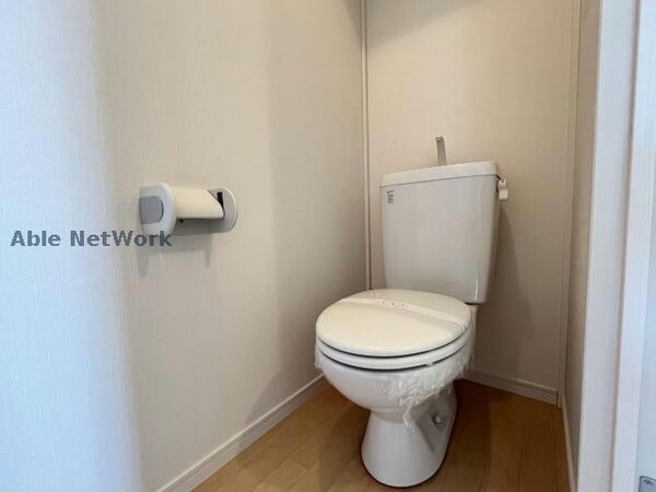 トイレ(※同物件別部屋の写真です。)
