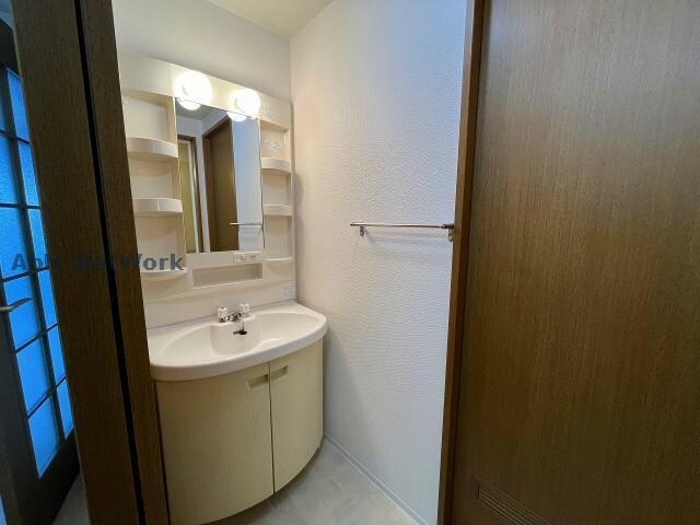 物件内観写真8　(※同物件別部屋の写真です。)