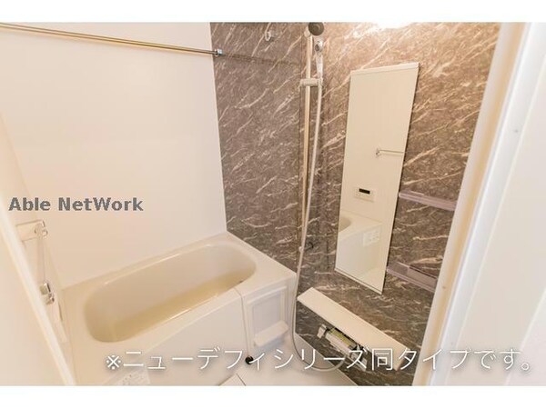 バス／シャワールーム等(※同社施工事例)