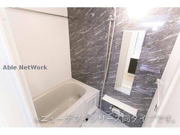 バス／シャワールーム等(※同社施工事例)
