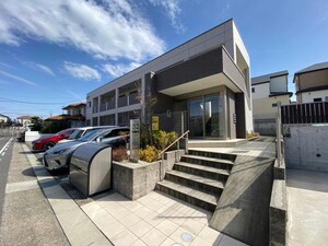 ルナ　クラウン外観写真