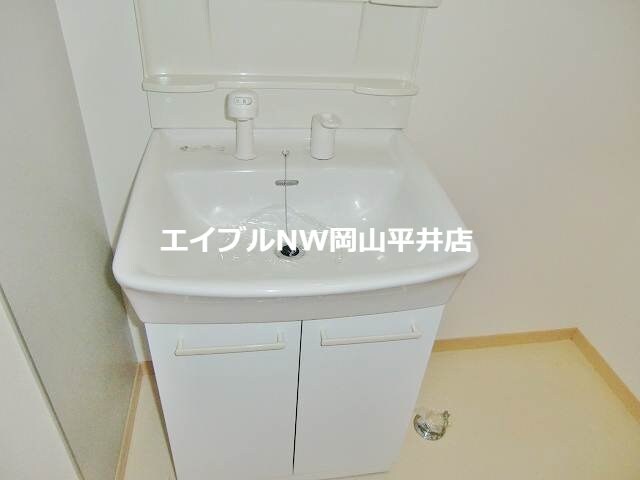 物件内観写真9　(独立洗面台)