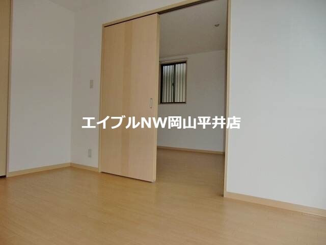 物件内観写真18　(全居室フローリング)