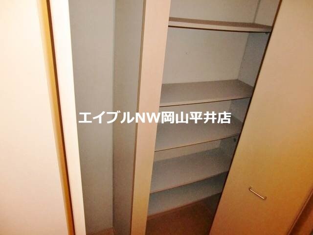 物件内観写真22　(玄関収納もあります)