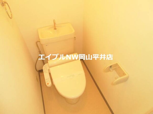 トイレ(ウォシュレット完備)