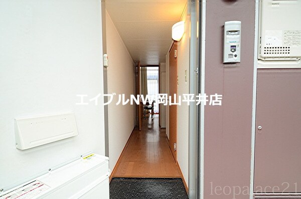 玄関(※写真と現状が異なる場合は現状を優先)