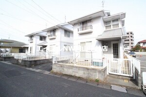 新保タウンハウス　西外観写真