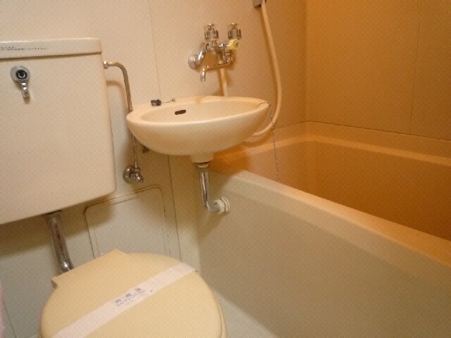 物件内観写真10　(3点ユニットバス)