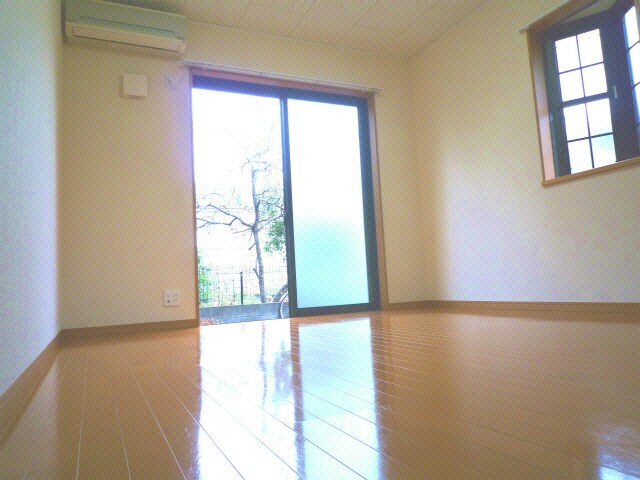 物件内観写真2　(居室)