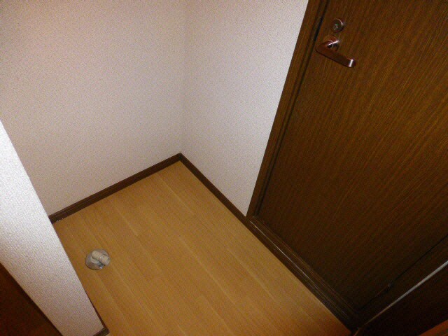 物件内観写真13　(室内洗濯機置場)