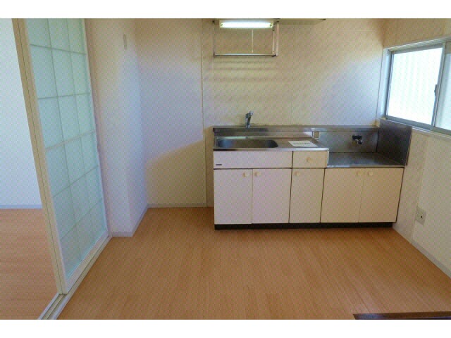 物件内観写真5　(明るいＤＫ)