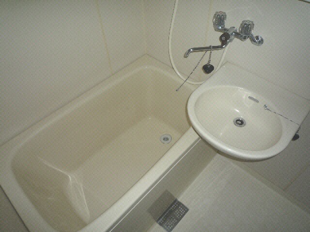 物件内観写真7　(洗面台付き)